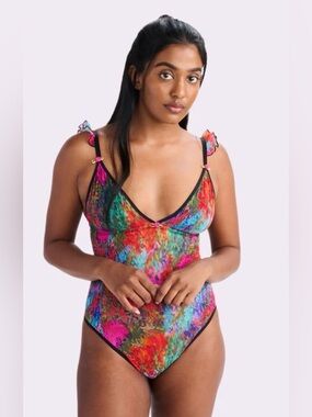 Parade NWT Silky Flutter Top Colorful Bodysuit Snaps Size M